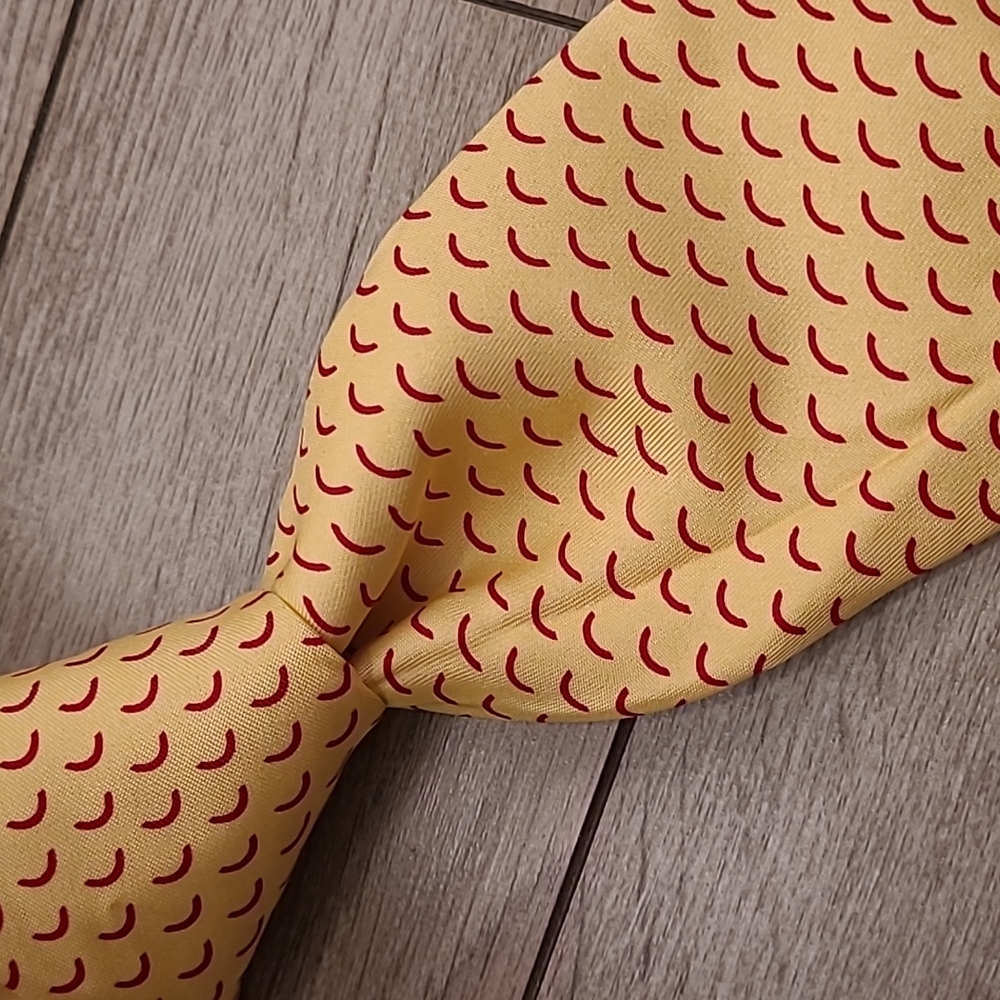 VINEYARD VINES Pastel Yellow Red CITI Bank Logo Pattern Silk Mens‎ Tie NEW